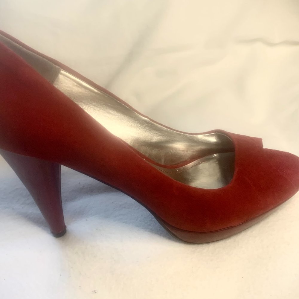 Style & Co (Macys) ‘Brick Red’ Suede Pumps w/ Peep-Toe Size 8.5 - Picture 1 of 10